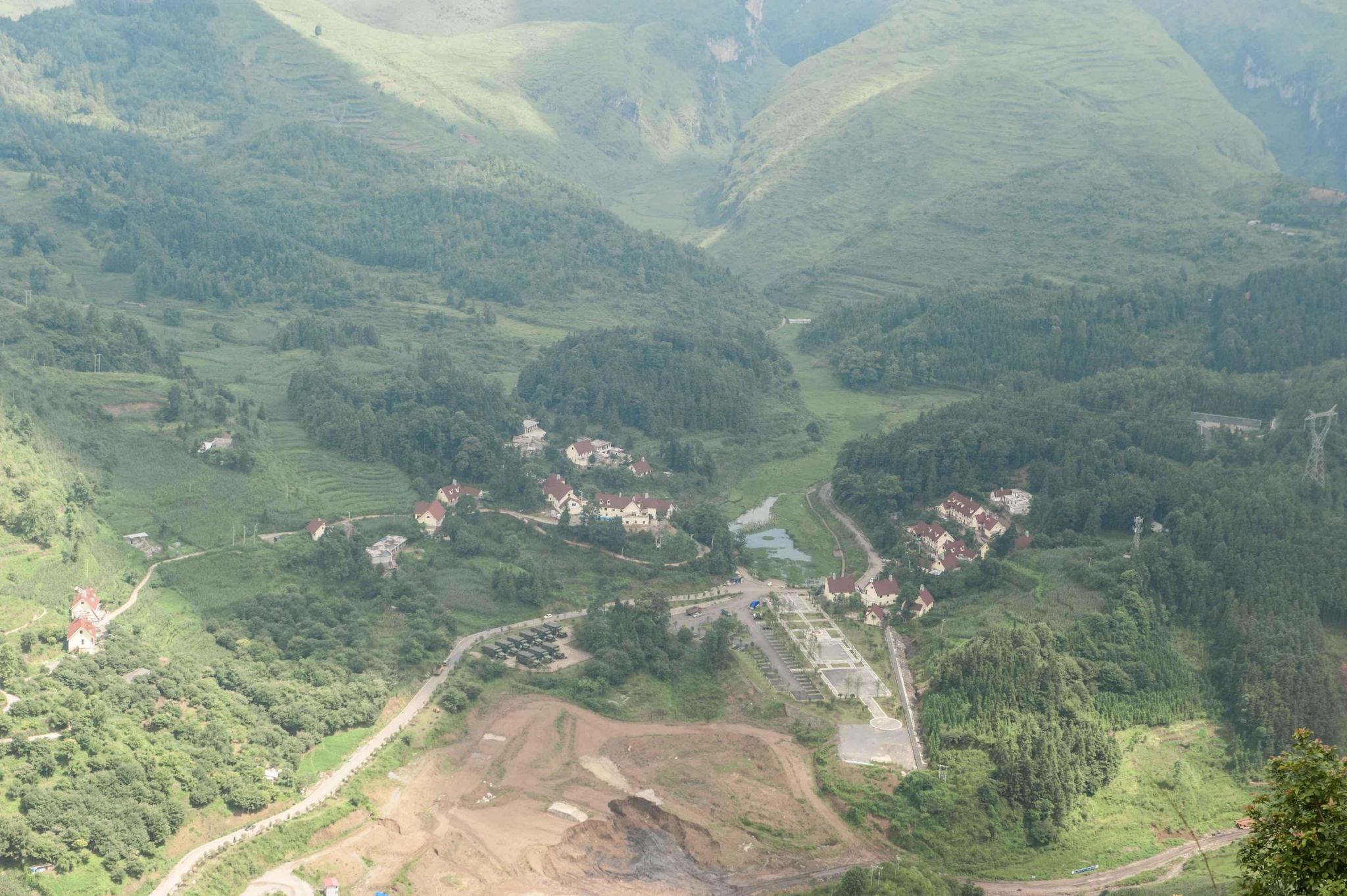 这里是我国“最惊险”的盘山公路，连30年的老司机都害怕走这条路休闲区蓝鸢梦想 - Www.slyday.coM