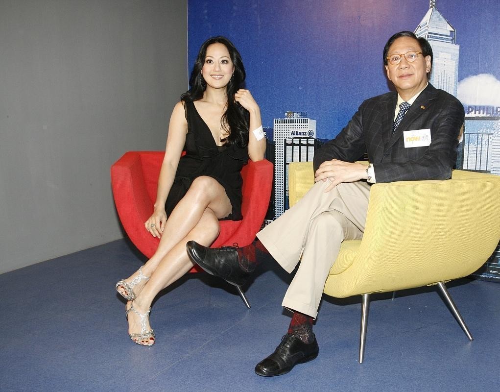 章小蕙真是贵气女人穿黑色荷叶边裙风情万种脸上饱满无皱纹