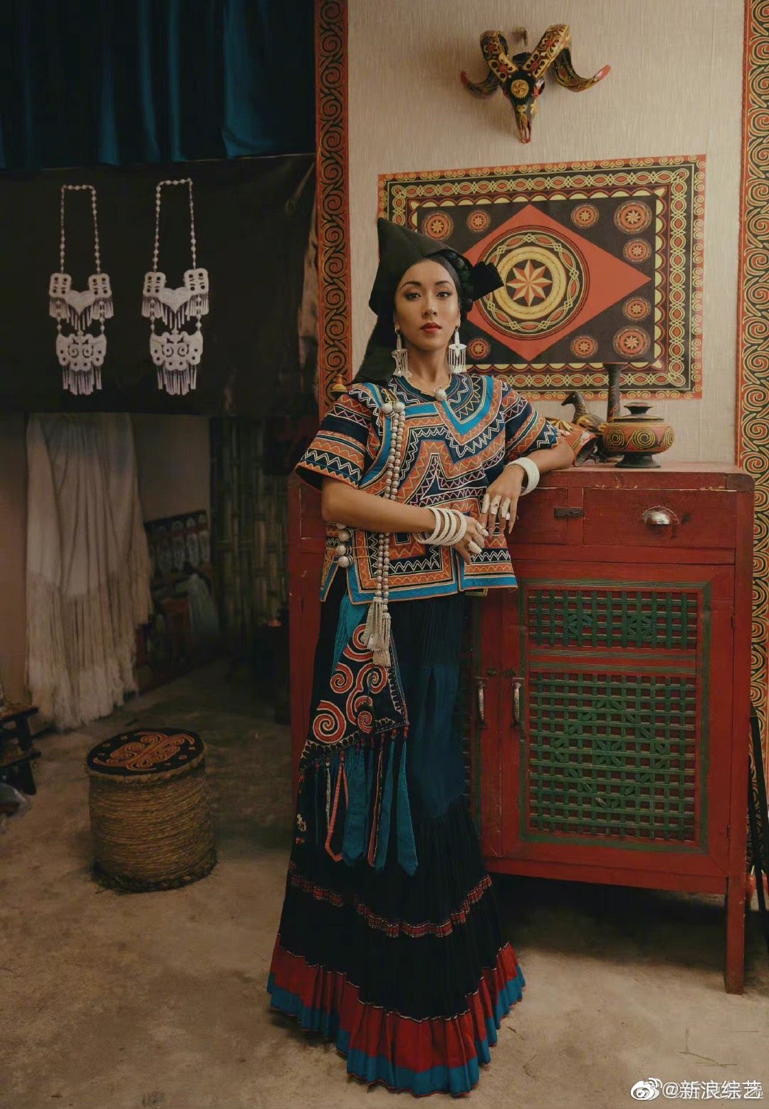 出生于四川省凉山彝族自治州甘洛县