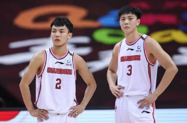 曝广东男篮球员续约名单,赵睿周鹏顶薪留队,胡明轩徐杰续约!休闲区蓝鸢梦想 - Www.slyday.coM 曝广东男篮球员续约名单,赵睿周鹏顶薪留队,胡明轩徐杰续约!休闲区蓝鸢梦想 - Www.slyday.coM