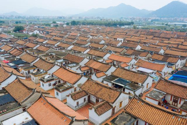 来了都迷路的村落长啥样,他的道路并不复杂,只是房子全都一样!休闲区蓝鸢梦想 - Www.slyday.coM 来了都迷路的村落长啥样,他的道路并不复杂,只是房子全都一样!休闲区蓝鸢梦想 - Www.slyday.coM