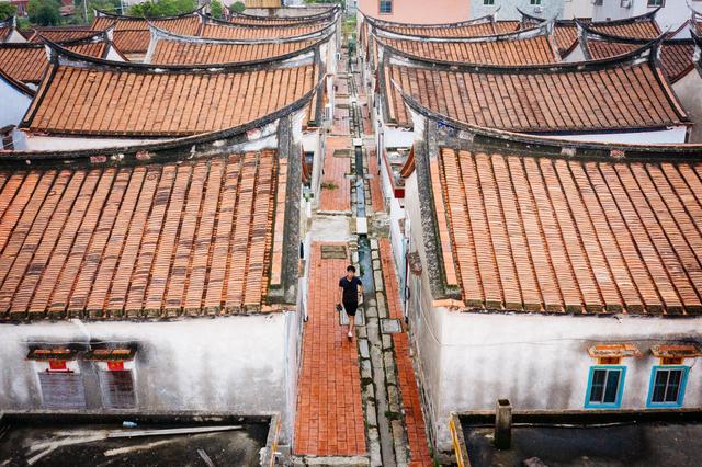 来了都迷路的村落长啥样,他的道路并不复杂,只是房子全都一样!休闲区蓝鸢梦想 - Www.slyday.coM 来了都迷路的村落长啥样,他的道路并不复杂,只是房子全都一样!休闲区蓝鸢梦想 - Www.slyday.coM