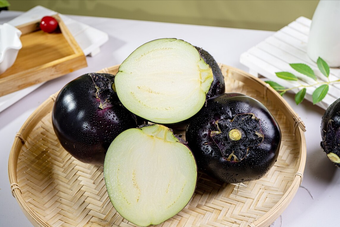 夏天吃茄子买圆茄子还是长茄子区别大了记住这些选购小窍门