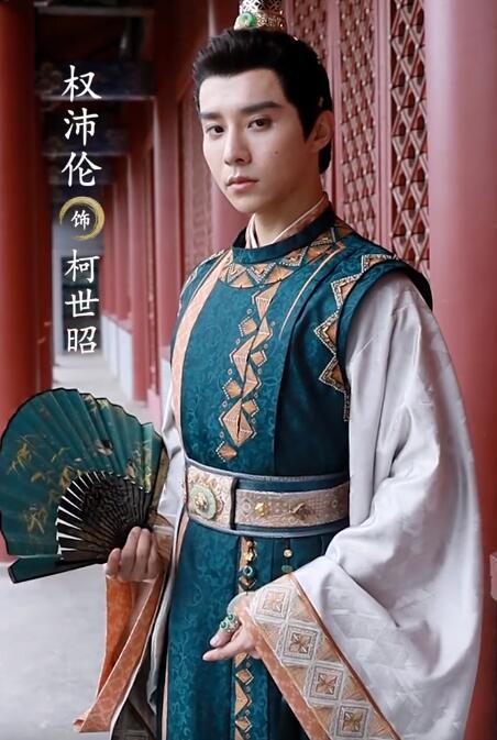 此外还有几位配角是观众认可度比较高的,比如李雅男饰演的师父刘若谦