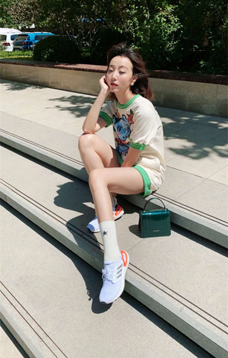 世界小姐冠军 中国90后实力超模很会穿 时髦通勤百搭百美休闲区蓝鸢梦想 - Www.slyday.coM 世界小姐冠军 中国90后实力超模很会穿 时髦通勤百搭百美休闲区蓝鸢梦想 - Www.slyday.coM