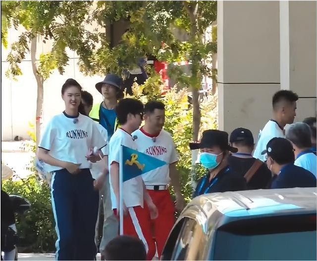 朱婷跟张常宁,伤病恢复期间录制综艺节目,为何会受到球迷的质疑休闲区蓝鸢梦想 - Www.slyday.coM 朱婷跟张常宁,伤病恢复期间录制综艺节目,为何会受到球迷的质疑休闲区蓝鸢梦想 - Www.slyday.coM