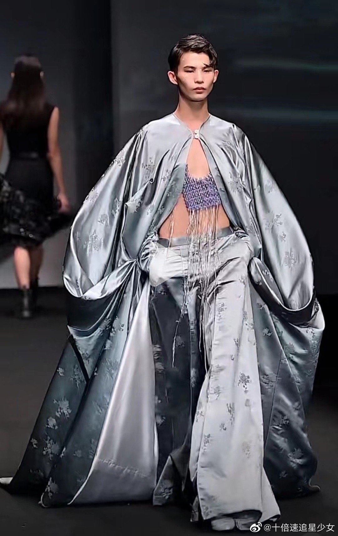 感觉当我们学习了陆仙人的这一个走秀秘诀之后