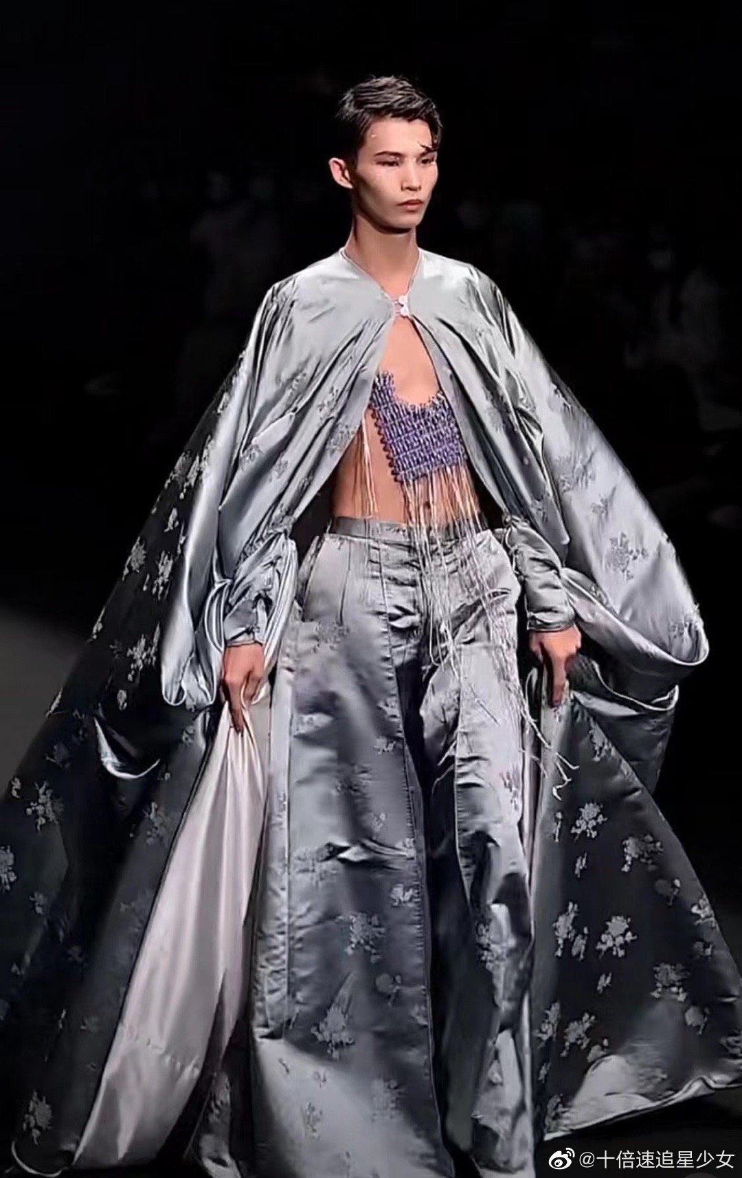 感觉当我们学习了陆仙人的这一个走秀秘诀之后……20