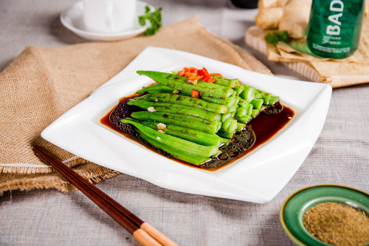 推荐菜谱【白灼秋葵】一,秋葵.