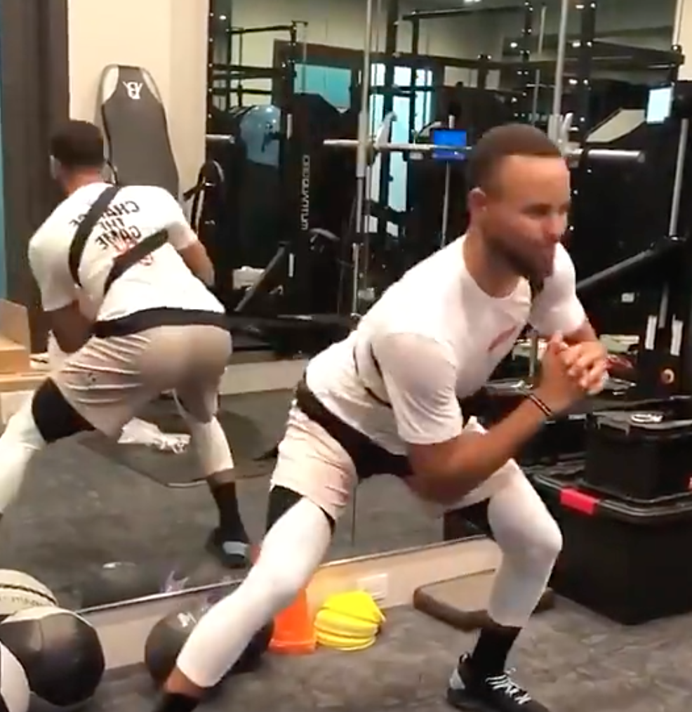 历史第一 34岁天道酬勤!一人一城4冠 库里已回健身房开始训练