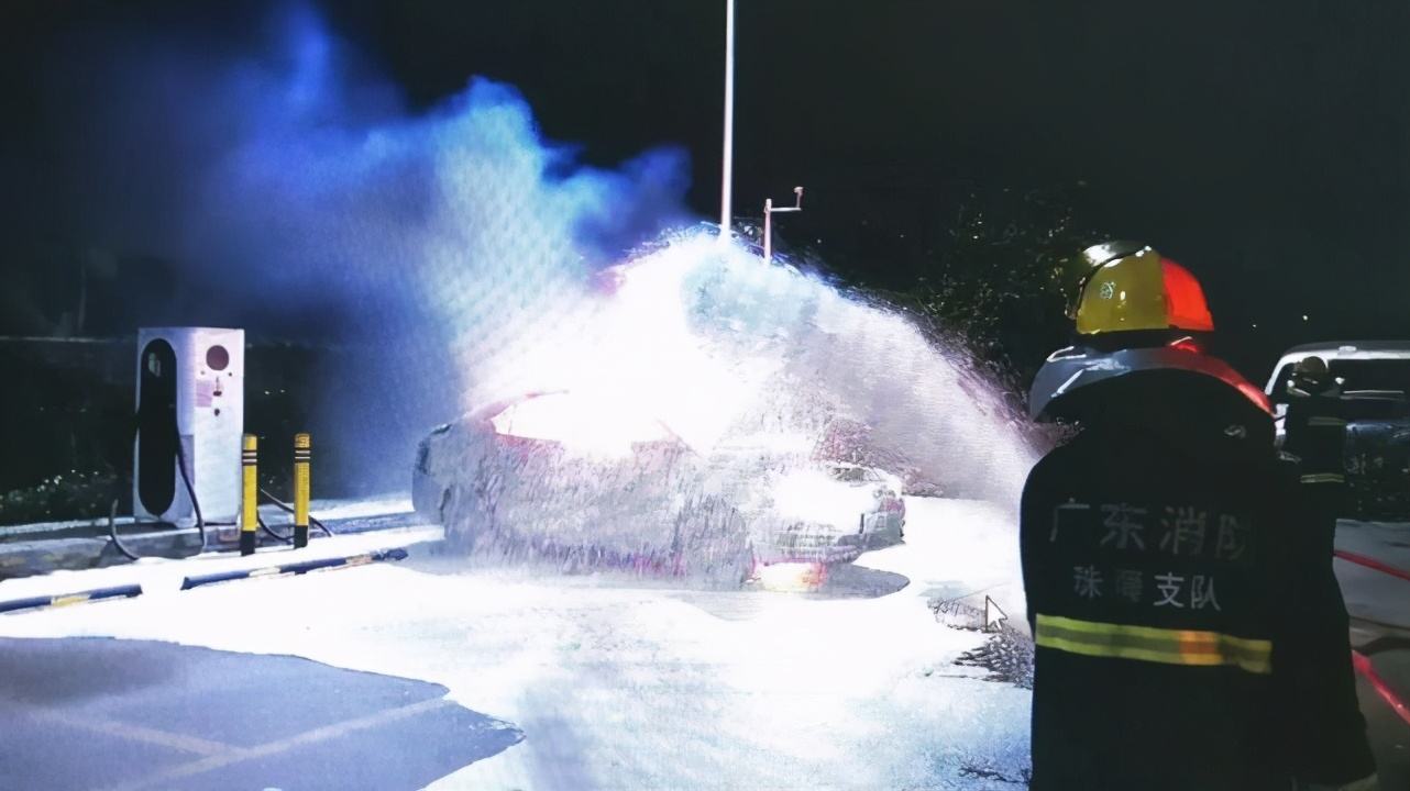 如何从根本上解决纯电动汽车自燃带来的用户焦虑？休闲区蓝鸢梦想 - Www.slyday.coM