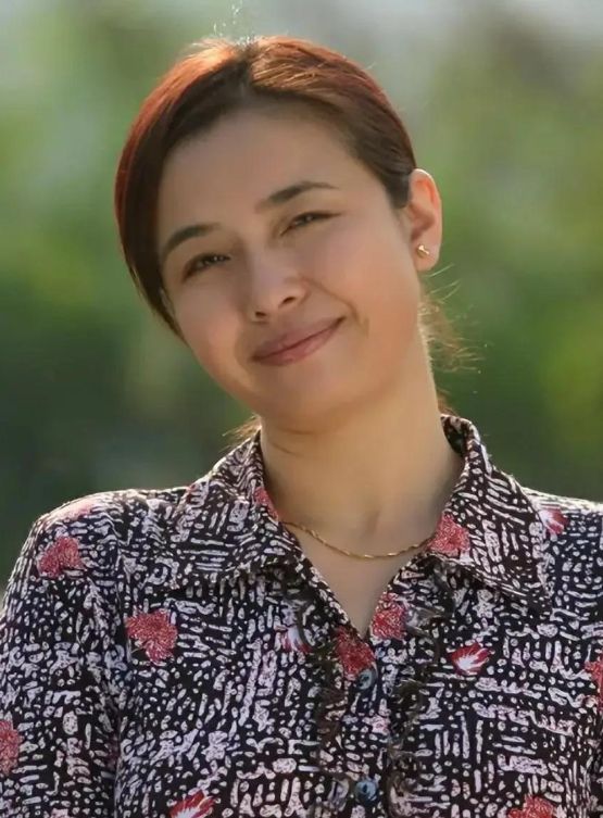 曾是中戏班花,比肩王祖贤,如今发福混姨圈,王澜经历了什么?__财经头条