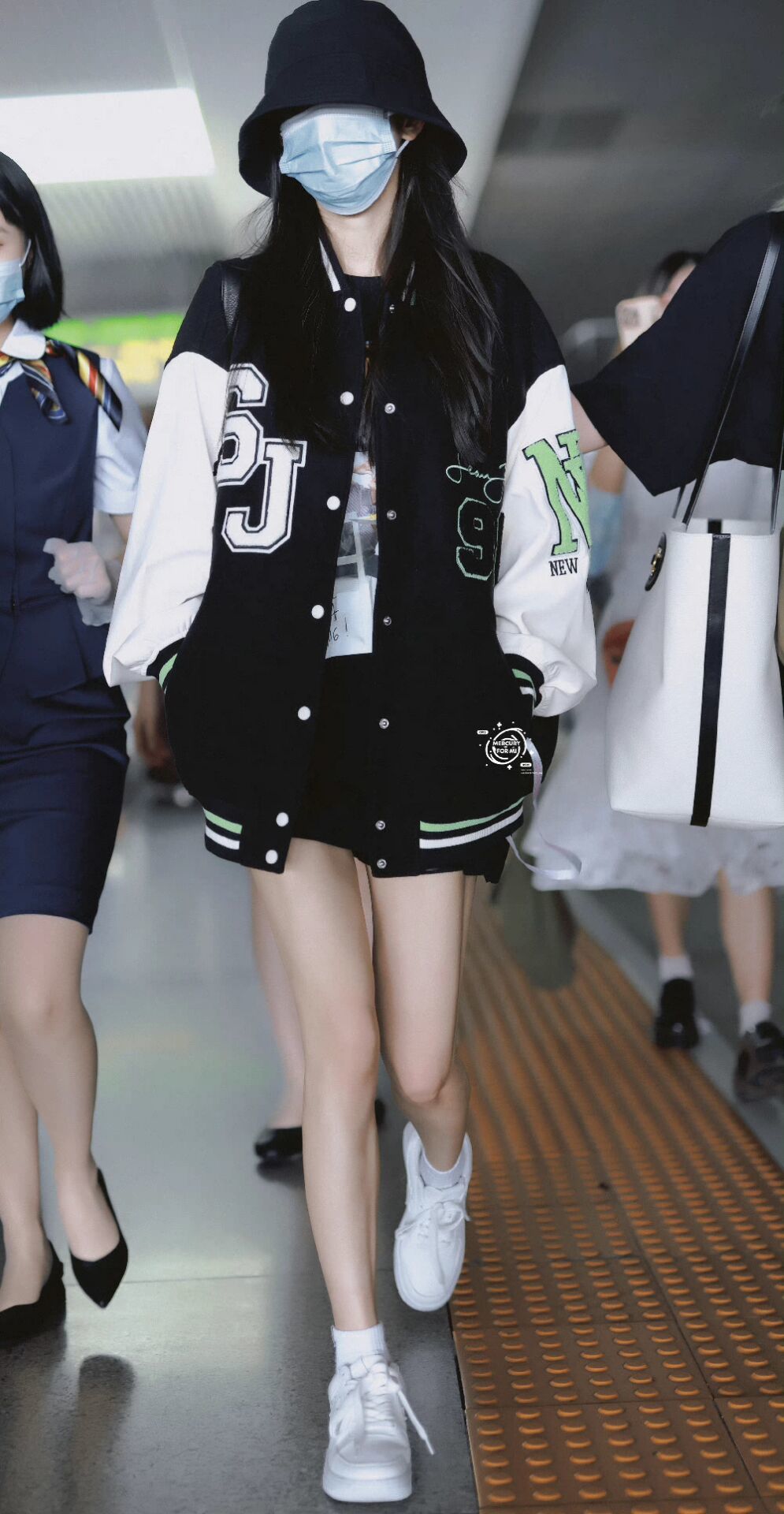 杨幂带火了一种穿搭叫“上面去运动,下面去约会”,高级又吸睛休闲区蓝鸢梦想 - Www.slyday.coM 杨幂带火了一种穿搭叫“上面去运动,下面去约会”,高级又吸睛休闲区蓝鸢梦想 - Www.slyday.coM