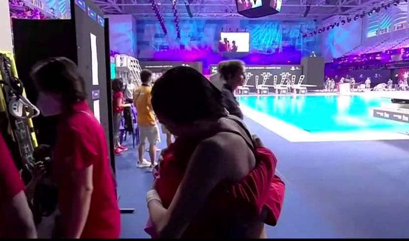 全红婵哭了,陈芋汐也哭了!0.3分绝杀夺冠,上帝都写不出这剧本休闲区蓝鸢梦想 - Www.slyday.coM 全红婵哭了,陈芋汐也哭了!0.3分绝杀夺冠,上帝都写不出这剧本休闲区蓝鸢梦想 - Www.slyday.coM