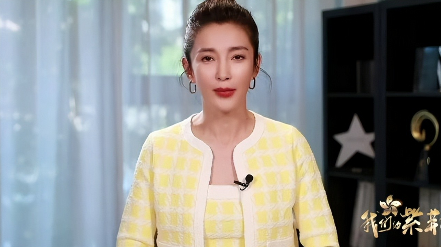 香港回归25年云歌会,当老去的星爷成龙祝福香港,爱国情怀破防了休闲区蓝鸢梦想 - Www.slyday.coM 香港回归25年云歌会,当老去的星爷成龙祝福香港,爱国情怀破防了休闲区蓝鸢梦想 - Www.slyday.coM