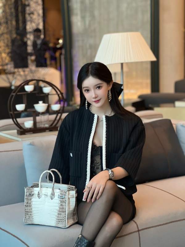 女星孙心娅写真时尚大片风姿卓越尽显青春气息