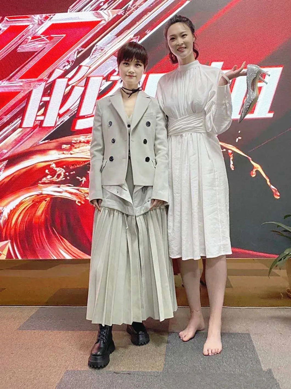 世界小姐冠军 中国90后实力超模很会穿 时髦通勤百搭百美休闲区蓝鸢梦想 - Www.slyday.coM 世界小姐冠军 中国90后实力超模很会穿 时髦通勤百搭百美休闲区蓝鸢梦想 - Www.slyday.coM