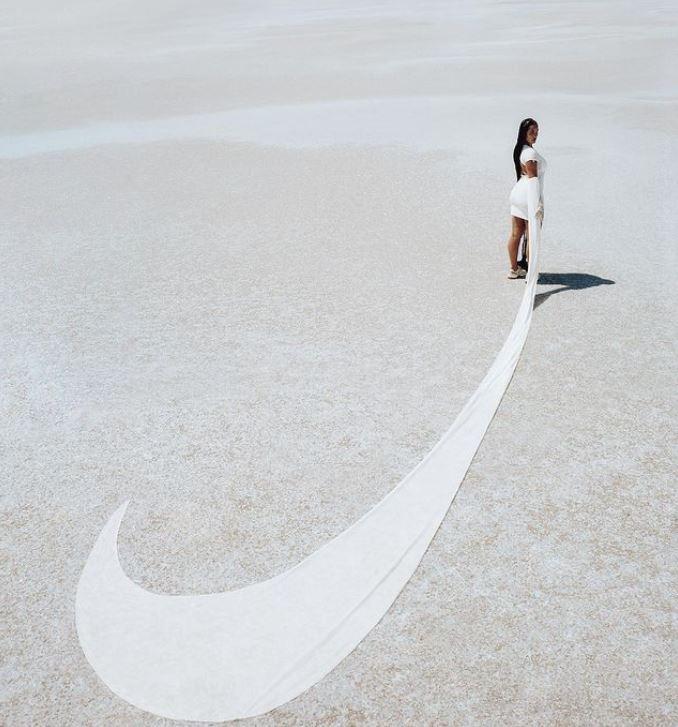 「贝嫂」维多利亚摆「扑克脸」看秀,全身黑造型展现强大时尚气场休闲区蓝鸢梦想 - Www.slyday.coM 「贝嫂」维多利亚摆「扑克脸」看秀,全身黑造型展现强大时尚气场休闲区蓝鸢梦想 - Www.slyday.coM