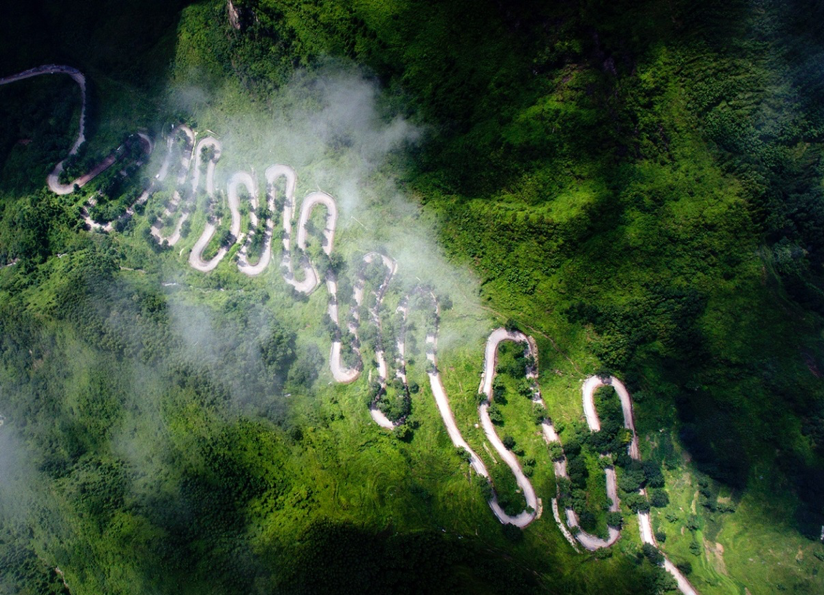 这里是我国“最惊险”的盘山公路，连30年的老司机都害怕走这条路休闲区蓝鸢梦想 - Www.slyday.coM