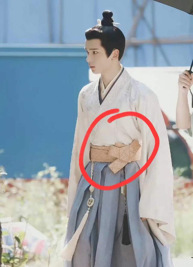 《星汉灿烂》被指服装倭风，腰带借鉴和服结，疑似请了专业着付师休闲区蓝鸢梦想 - Www.slyday.coM