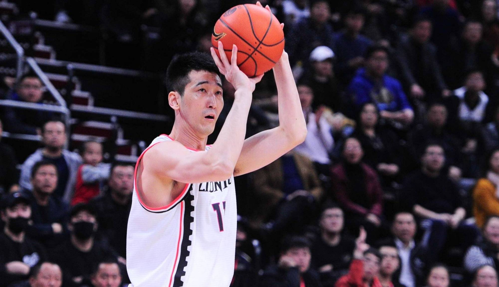 不甘心?刘志轩发29字离别宣言,4个感谢 3张图,未提辽篮任何人