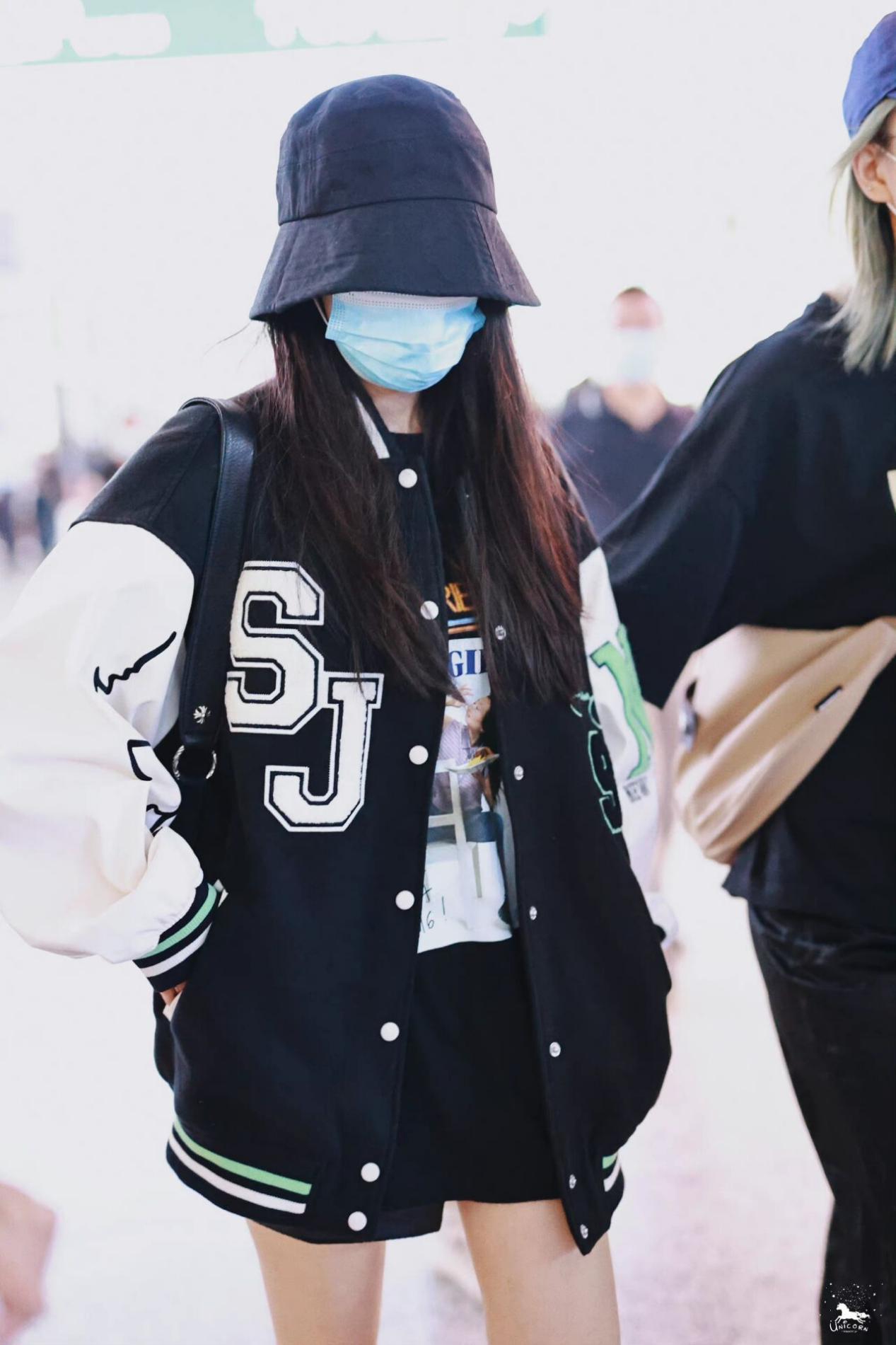 杨幂带火了一种穿搭叫“上面去运动,下面去约会”,高级又吸睛休闲区蓝鸢梦想 - Www.slyday.coM 杨幂带火了一种穿搭叫“上面去运动,下面去约会”,高级又吸睛休闲区蓝鸢梦想 - Www.slyday.coM