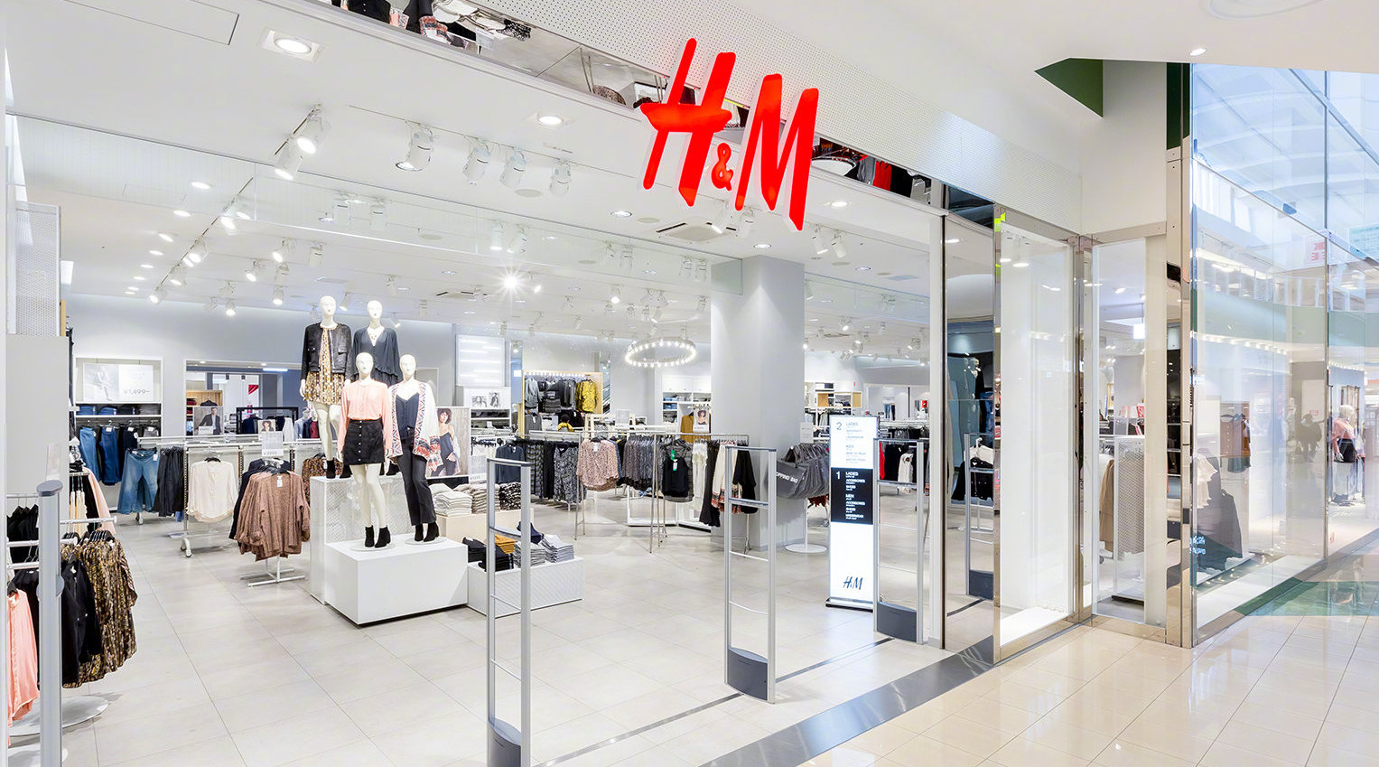 hm关闭中国首店!hm回应中国首店闭店:搬迁后还会再营业,一直在优化门