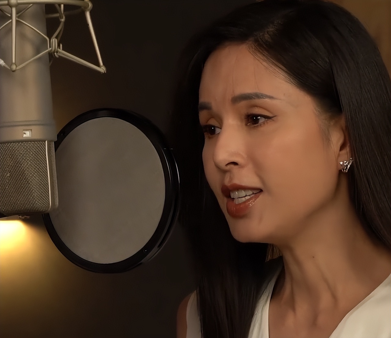 香港回归25年云歌会,当老去的星爷成龙祝福香港,爱国情怀破防了休闲区蓝鸢梦想 - Www.slyday.coM 香港回归25年云歌会,当老去的星爷成龙祝福香港,爱国情怀破防了休闲区蓝鸢梦想 - Www.slyday.coM