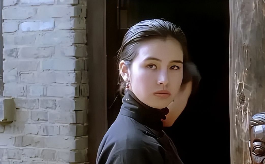 曾是中戏班花,比肩王祖贤,如今发福混姨圈,王澜经历了什么?__财经头条