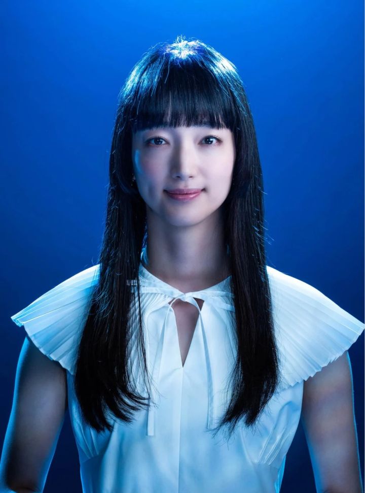 漫画改编的日剧《与雪女同行吃蟹》重冈大毅饰演陷入绝境的男主角