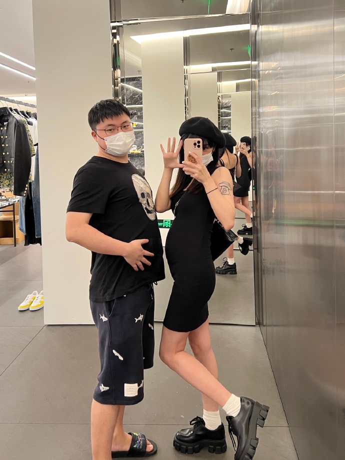 电竞选手简自豪官宣结婚 女方晒大肚照透露已怀孕休闲区蓝鸢梦想 - Www.slyday.coM