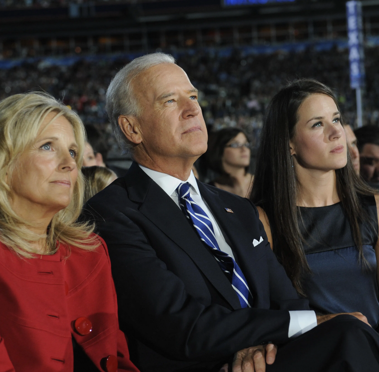 俄罗斯追加制裁25名美国公民，包括拜登妻子和女儿休闲区蓝鸢梦想 - Www.slyday.coM