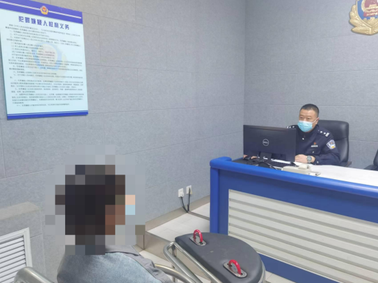 一对双胞胎姐妹互换身份，违法出国30多次，警方披露细节休闲区蓝鸢梦想 - Www.slyday.coM