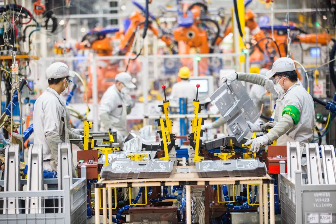 技术工人技能提升实操现场