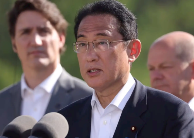 其次,日本在面对西方国家在涉港,涉疆问题上发表错误言论时,不仅不思