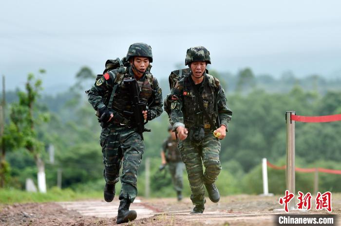 高温锻造“利刃” 直击重庆武警特战侦察比武现场休闲区蓝鸢梦想 - Www.slyday.coM