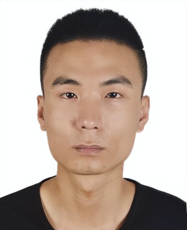 陈羿,男,安徽合肥人,身份证号码:362301198806241034户籍地址:江西