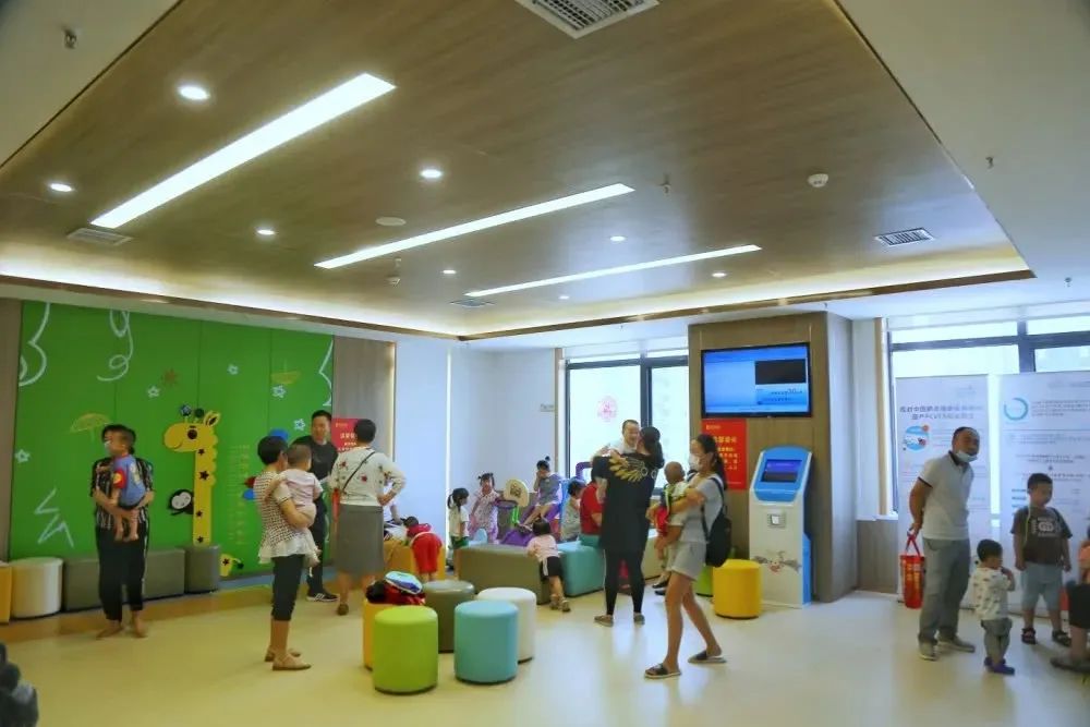 能请1年产假，你愿意生三孩吗？宝妈和用人单位各有想法休闲区蓝鸢梦想 - Www.slyday.coM