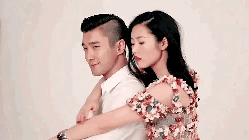 刘雯真的和他谈恋爱了