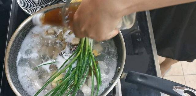 红烧肉吃够了?在加点鲍鱼一起炖:鲍鱼红烧肉,怎么吃都不够休闲区蓝鸢梦想 - Www.slyday.coM 红烧肉吃够了?在加点鲍鱼一起炖:鲍鱼红烧肉,怎么吃都不够休闲区蓝鸢梦想 - Www.slyday.coM