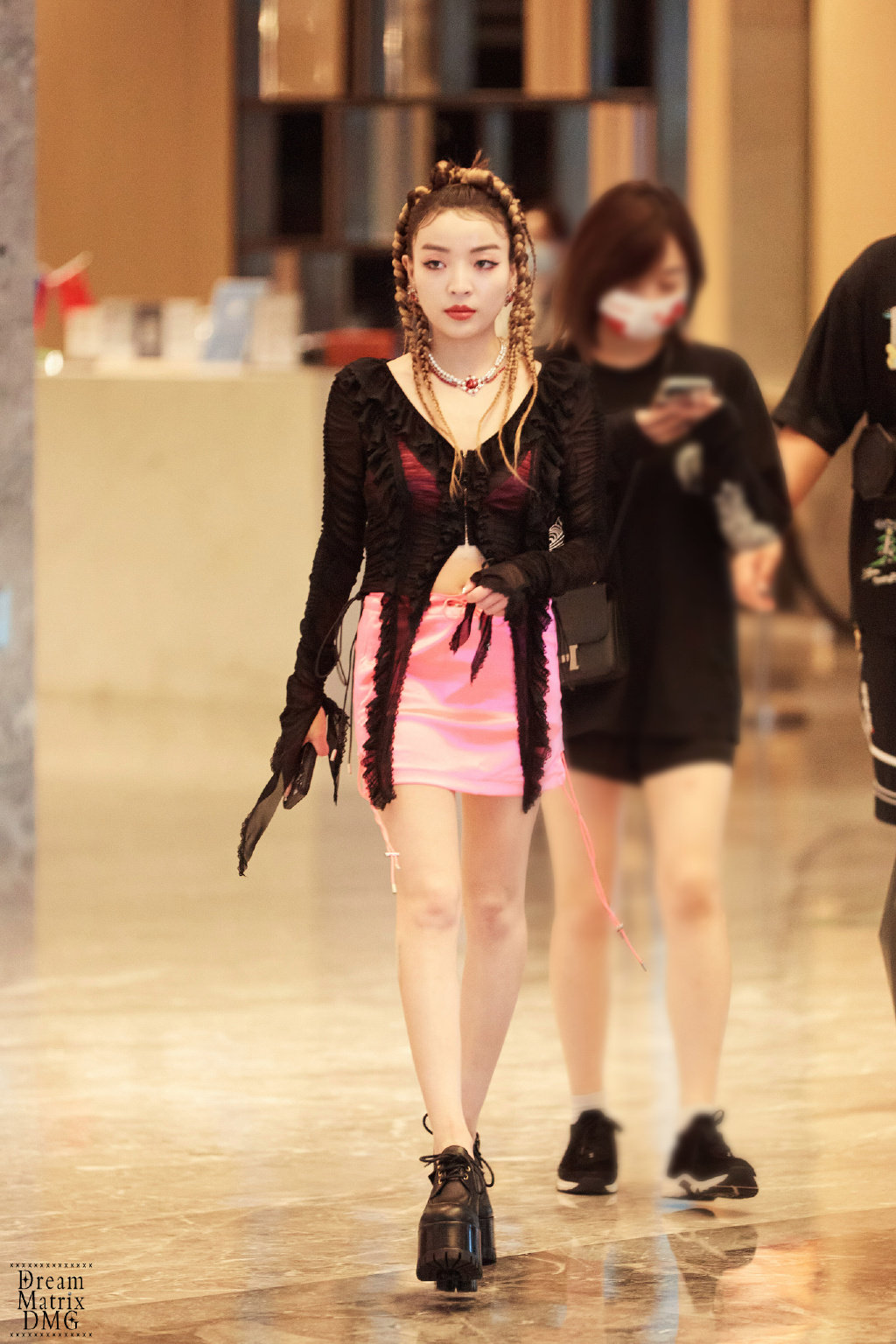 辣妹上线vava继续参加中国说唱巅峰对决