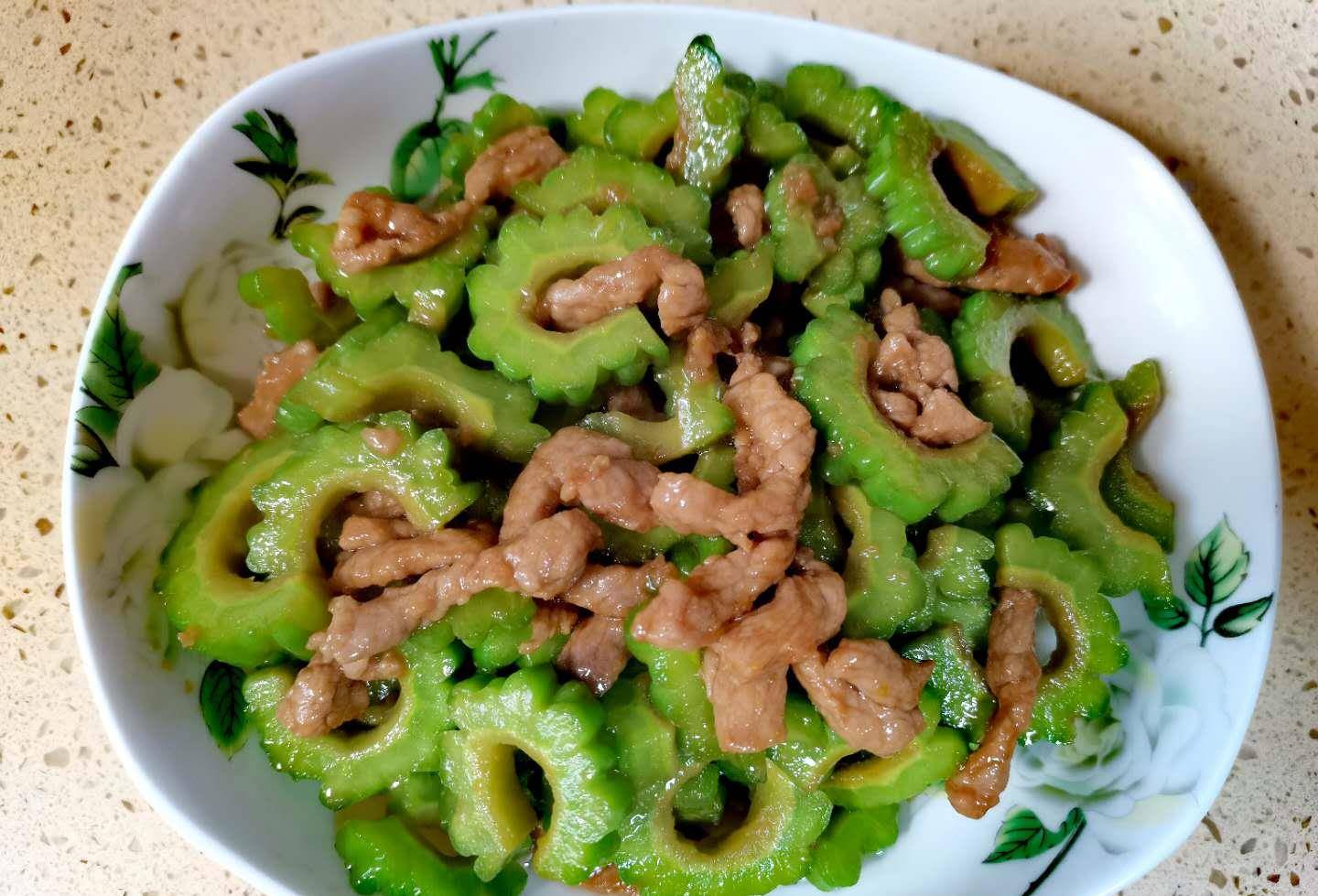 苦瓜这么做,原来这么好吃,清热消暑,清脆翠绿还不苦,太香了休闲区蓝鸢梦想 - Www.slyday.coM 苦瓜这么做,原来这么好吃,清热消暑,清脆翠绿还不苦,太香了休闲区蓝鸢梦想 - Www.slyday.coM