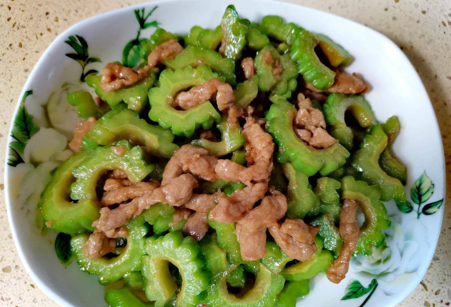 苦瓜这么做,原来这么好吃,清热消暑,清脆翠绿还不苦,太香了休闲区蓝鸢梦想 - Www.slyday.coM 苦瓜这么做,原来这么好吃,清热消暑,清脆翠绿还不苦,太香了休闲区蓝鸢梦想 - Www.slyday.coM