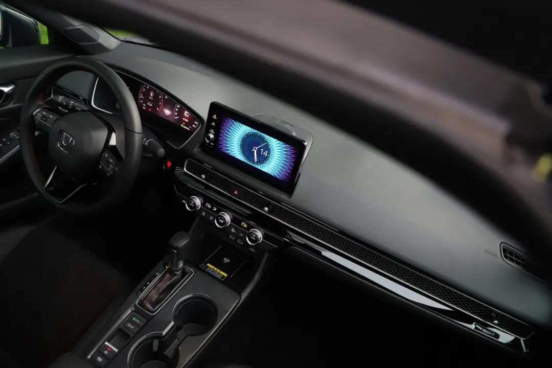 花十多万买运动型车，选啥才不算是自嗨？