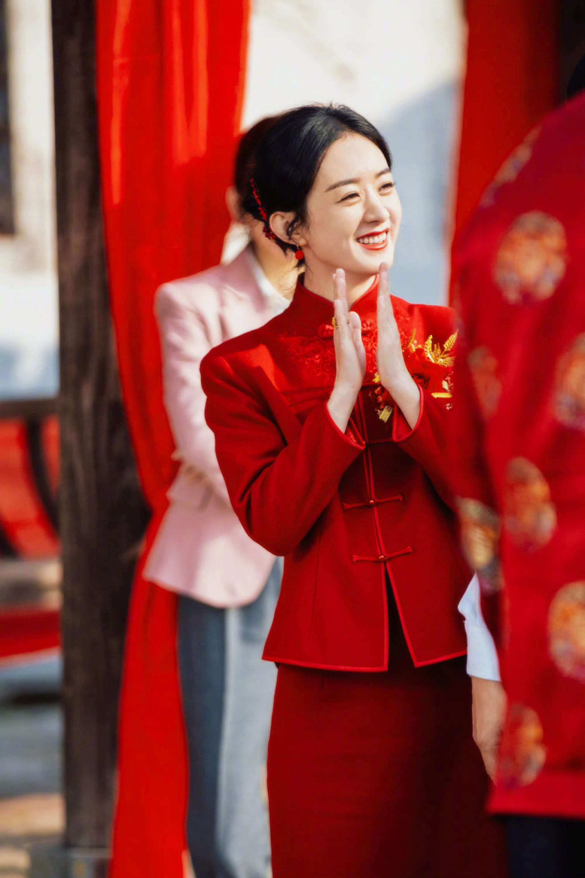 看点红衣何幸福赵丽颖治愈一下婚闹习俗实在太气人