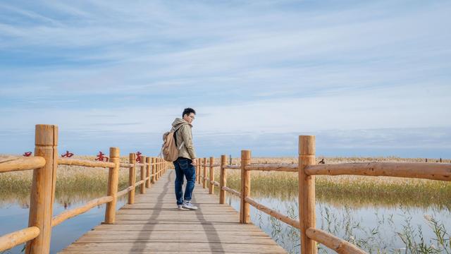 内蒙古还有这么漂亮的一个绿洲,来额济纳旗可以看一下休闲区蓝鸢梦想 - Www.slyday.coM 内蒙古还有这么漂亮的一个绿洲,来额济纳旗可以看一下休闲区蓝鸢梦想 - Www.slyday.coM