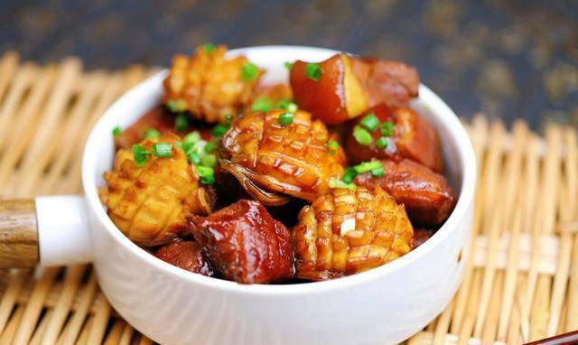 红烧肉吃够了?在加点鲍鱼一起炖:鲍鱼红烧肉,怎么吃都不够休闲区蓝鸢梦想 - Www.slyday.coM 红烧肉吃够了?在加点鲍鱼一起炖:鲍鱼红烧肉,怎么吃都不够休闲区蓝鸢梦想 - Www.slyday.coM