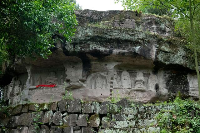 成都周边有一个非常有趣的寺庙，藏在洞穴下，不说你肯定不知道休闲区蓝鸢梦想 - Www.slyday.coM