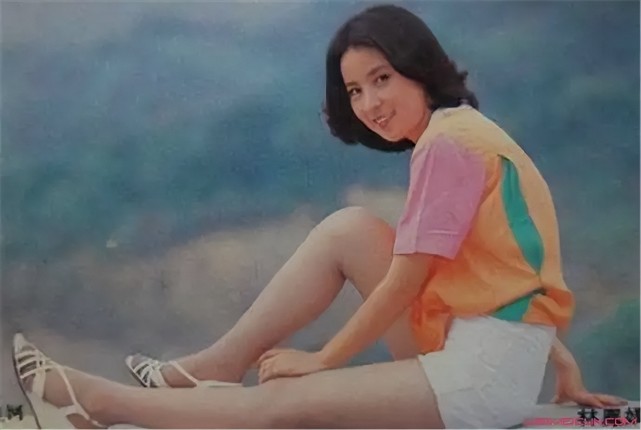 被“林凤娇”惊艳到了,穿衣低调却时髦,与林青霞同框气质也不输休闲区蓝鸢梦想 - Www.slyday.coM 被“林凤娇”惊艳到了,穿衣低调却时髦,与林青霞同框气质也不输休闲区蓝鸢梦想 - Www.slyday.coM