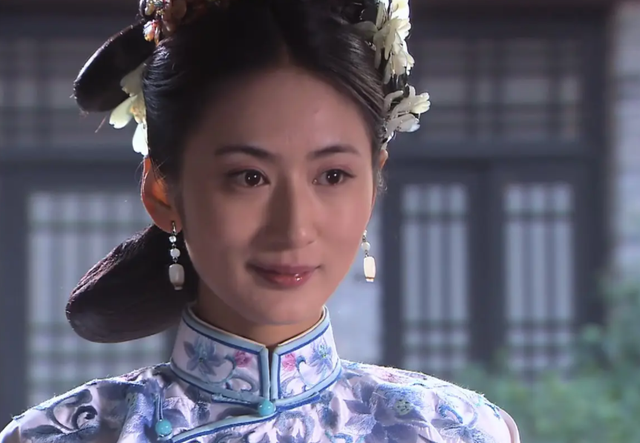 《步步惊心》里优雅清冷的绿芜,《母仪天下》里可美艳更可阴险毒辣的